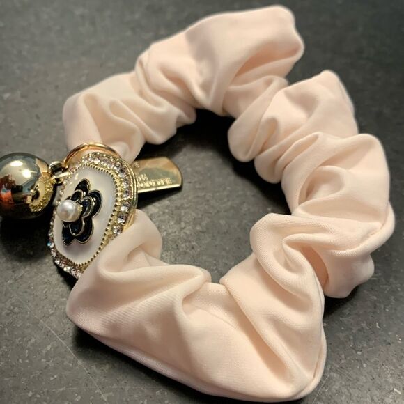 Girl’s Pink Camellia Flower Scrunchie with Charms Hair Tie Hair Band Ponytail - Picture 6 of 11